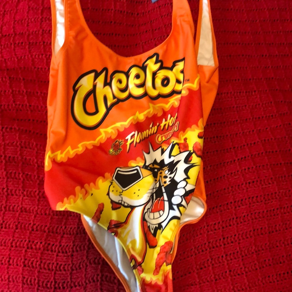 Hot Cheeto top